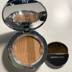 Amore Pacific Color Illuminating Compact